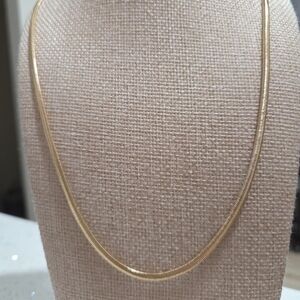 Elegant Gold Necklace